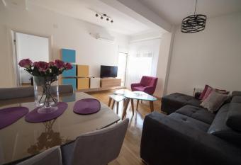 Central Park Lux has Balcony rooms