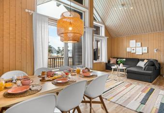 Mikkelparken Ferietun has Balcony rooms