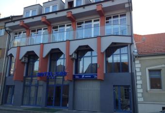 Hotel Uno has Balcony rooms