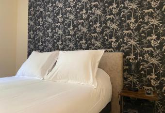 Hotel Regina has Balcony rooms