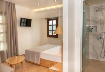 Thassos Inn has Balcony rooms