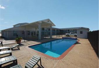 Summit Inn Hempstead allows 18 year olds to book a room