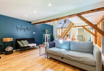 La Chambre du 20 has Balcony rooms