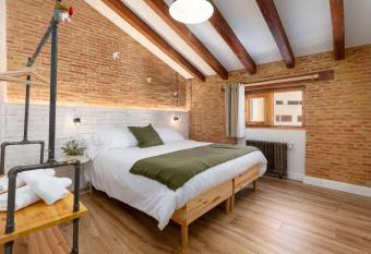 Casa del Patriarca allows 18 year olds to book a room