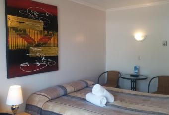 Raymar Motor Inn allows 18 year olds to book a room