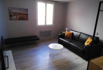 Lou Nidou allows 18 year olds to book a room