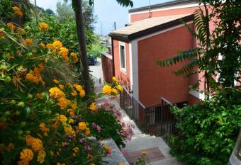 B&B La Casa Rossa has Balcony rooms
