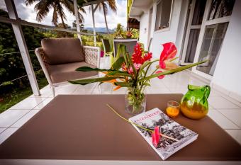 La vallee de Diane has Balcony rooms