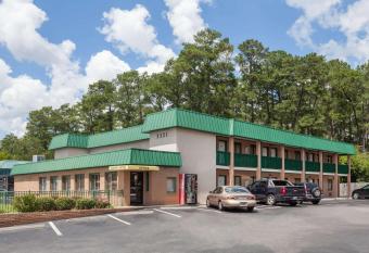 Super 8 by Wyndham Columbia SC / Ft. Jackson has Smoking rooms
