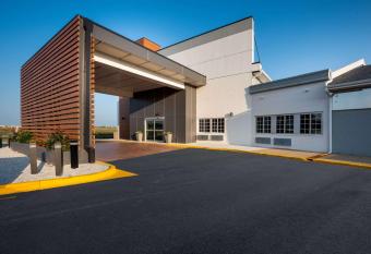 Wyndham Garden Ankeny/Des Moines allows 18 year olds to book a room