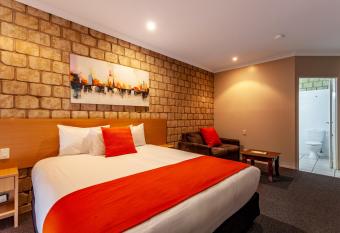 Great Divide Motor Inn has Balcony rooms