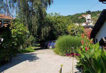 Apartment Holiday has Balcony rooms