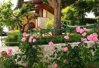 La dimora di Radha B&B Centro Olistico has Balcony rooms