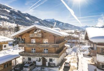 Hotel-Pension Heike has Balcony rooms