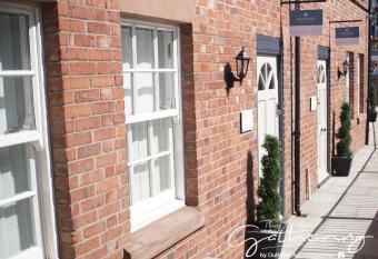 2 The Gathering Chester Central has Balcony rooms