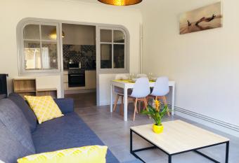 La Maisonnette has Balcony rooms