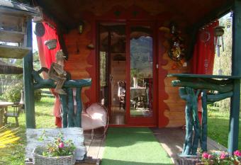 Les Patins    Roulottes has Balcony rooms