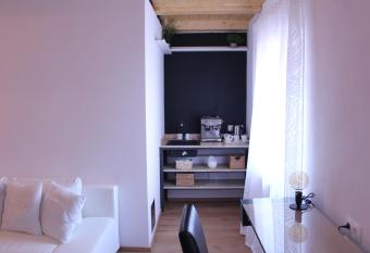 Apartm  ny Ztracen   has rooms with a private hot tub