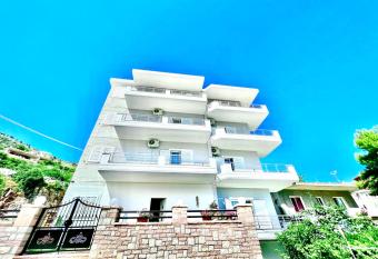 Sandri Apartments Saranda allows 18 year olds to book a room