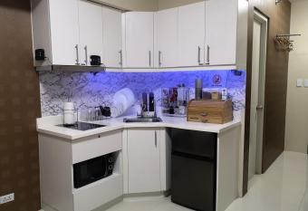 Lemonique Homes Smart Condo fibr 50mbps allows 18 year olds to book a room