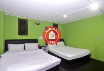 SPOT ON 89929 Tropical Lodge allows 18 year olds to book a room