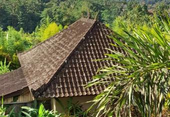 Giri Carik has Balcony rooms