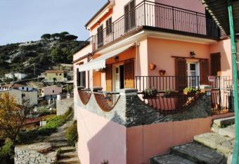 Appartamento Seccheto Mare has Balcony rooms