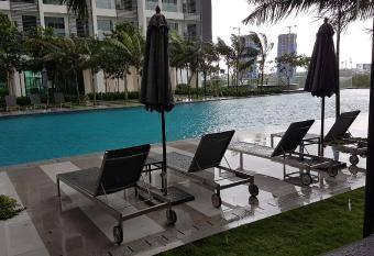 D Kroll Cybersquare Cyberjaya Studio Suite allows 18 year olds to book a room