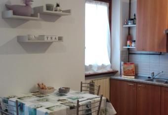 Sweet Home Casa Vacanze  has Balcony rooms