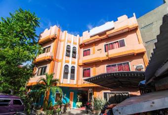 OYO 749 La Maria Pension And Tourist Inn Hotel allows 18 year olds to book a room