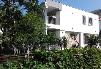 Guest House Djonovic has Balcony rooms