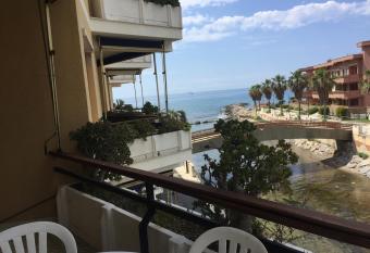 Casa Di Rosa allows 18 year olds to book a room