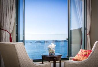 Royal Princess Hotel has Balcony rooms