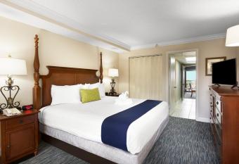 Sea Crest Oceanfront Resort has Balcony rooms