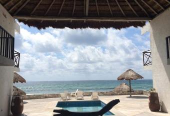 Casa Amor Pto Morelos allows 18 year olds to book a room