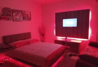 Apartman Bolero has Balcony rooms