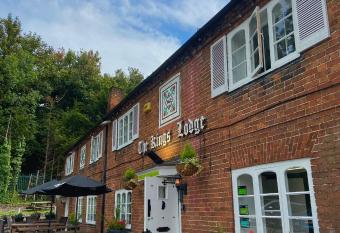 The King s Lodge Hotel allows 18 year olds to book a room
