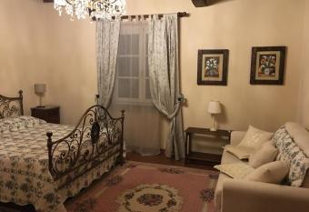 Agriturismo Podere Bucine Basso allows 18 year olds to book a room