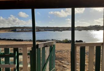 Lobster Shack has Balcony rooms