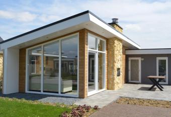 Resort Mooi Bemelen 9 has Balcony rooms