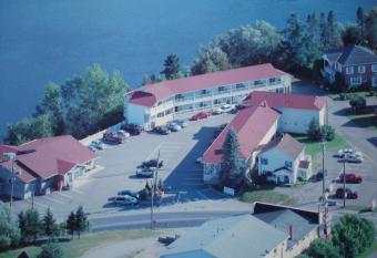 Hilltop Motel & Restaurant allows 18 year olds to book a room