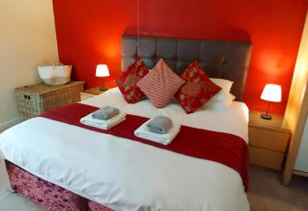 Dolgun Uchaf Guesthouse and Cottages in Snowdonia has Balcony rooms