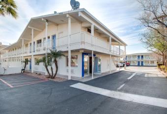 Motel 6-Phoenix, AZ - East allows 18 year olds to book a room