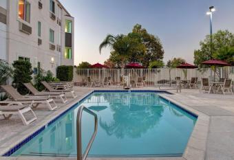 Motel 6 Gilroy allows 18 year olds to book a room