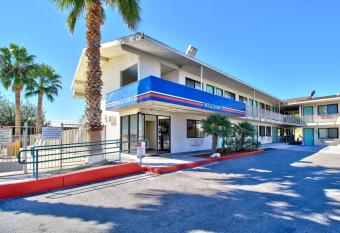 Motel 6 Nogales Az Mariposa Road allows 18 year olds to book a room