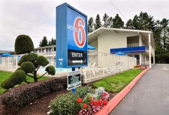 Motel 6 Tumwater Olympia allows 18 year olds to book a room
