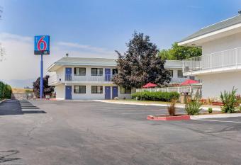 Motel 6 Medford South allows 18 year olds to book a room