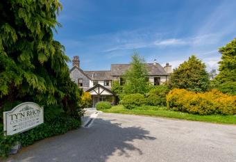 Tyn Rhos Country House allows 18 year olds to book a room