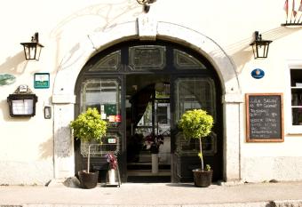 Gasthof zum Goldenen Anker has Balcony rooms