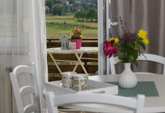 Apartman Maja has Balcony rooms